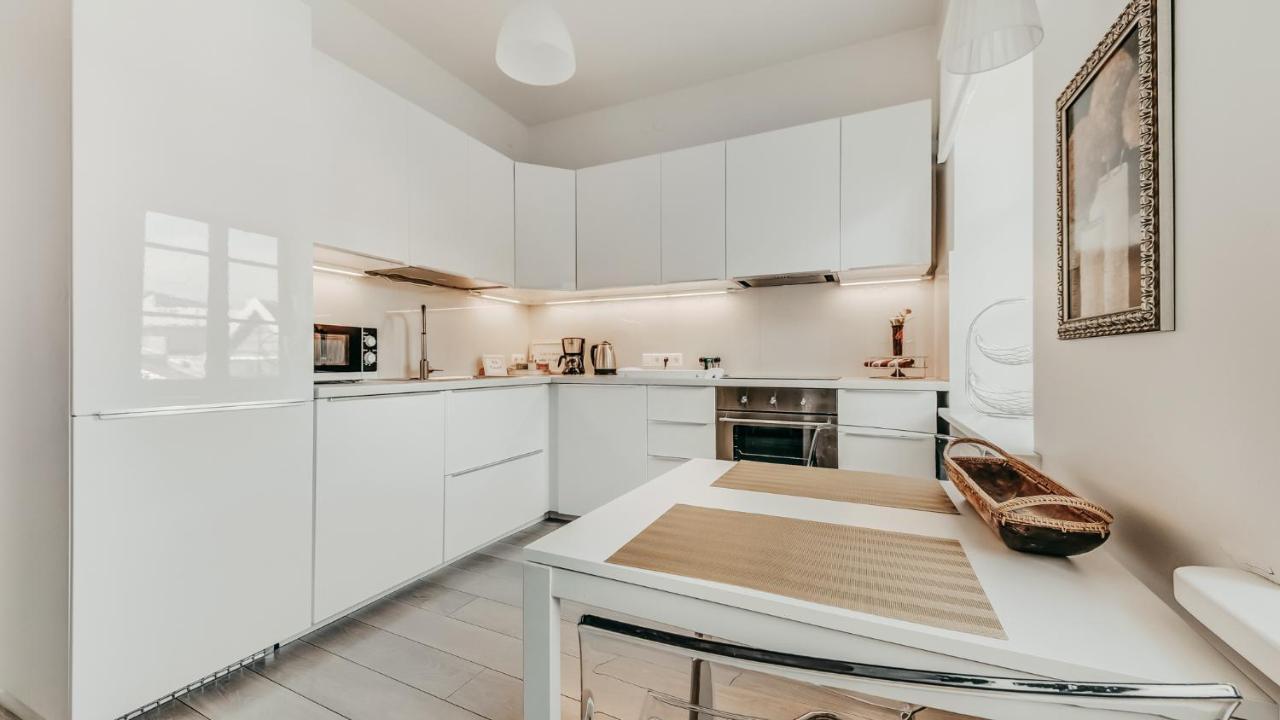 Spacious - 140 Square Meters Apartment, Centre
